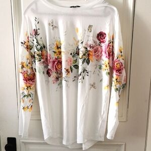 ShallWe novelty print floral butterfly cottagecore T-shirt Size large. EUC